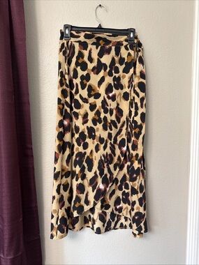 #816 New Choice Neutral Print Wrap Skirt Size Small